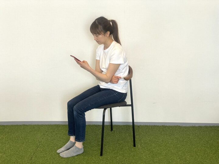 背中の痛みの原因と治療法｜対策と今日からのセルフケアの画像